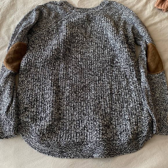 Grey fall sweater - Picture 3 of 4